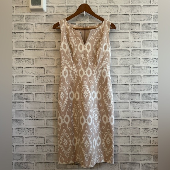 Anne Klein Dresses & Skirts - Women’s Anne Klein New York tan and white sleeveless v-neck dress 2